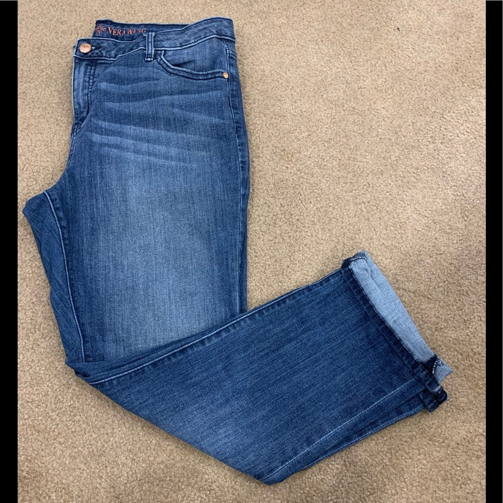 VERA WANG ROLL CUFF CAPRI JEANS